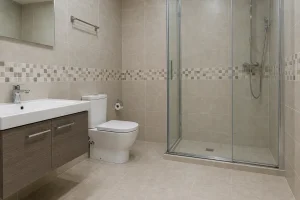 کاشی چسبی حمام و دستشویی برای خریداران حساس به رطوبت