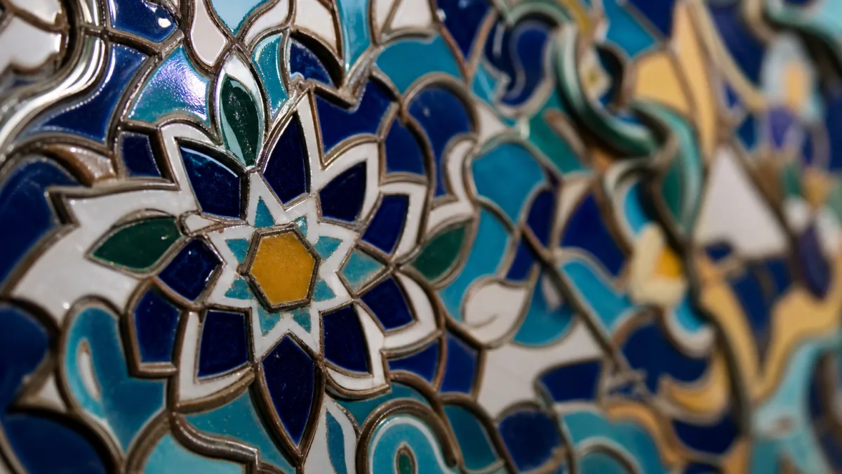 کاشی سنتی نمای ساختمان بافت هندسی رنگ ماندگار