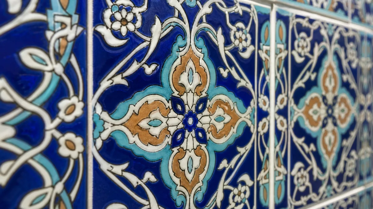 کاشی سنتی نقش ایران برای فضاهای ایرانی با کاربری مشخص
